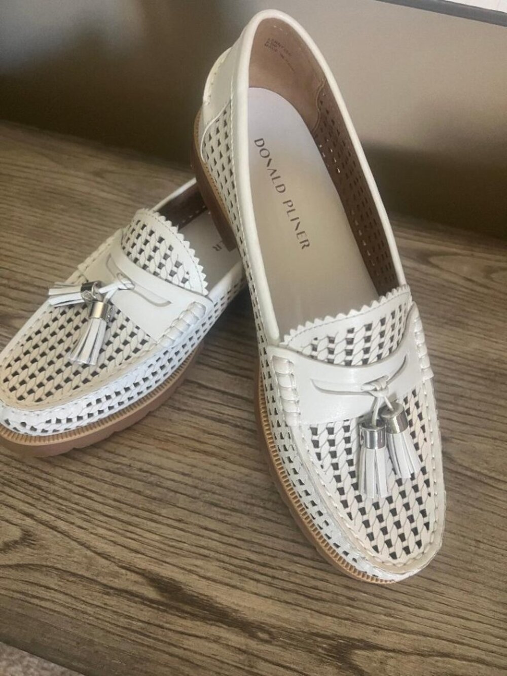 Donald Pliner Women's Slip on Perforated Tassel Loafer Womens Size 9.5 NWOBox